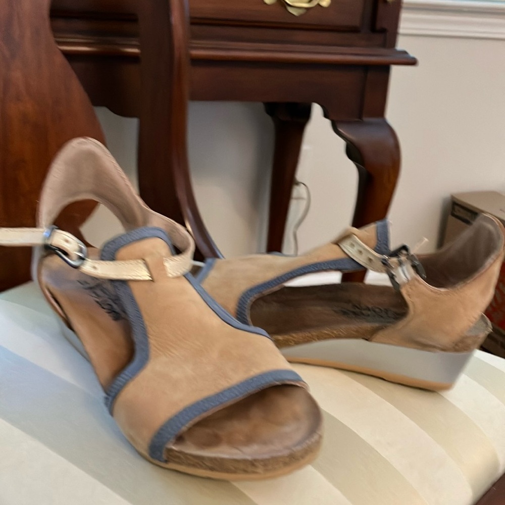 Naot shoes size 6